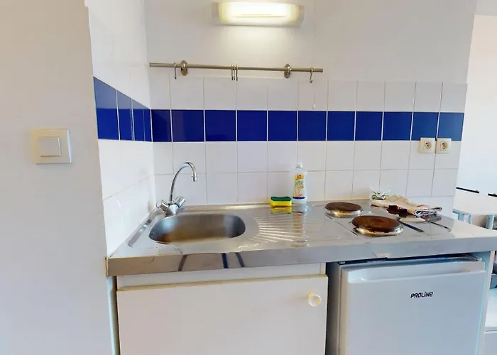 Paisible 5e Rue Jean-jacques Rousseau Apartment