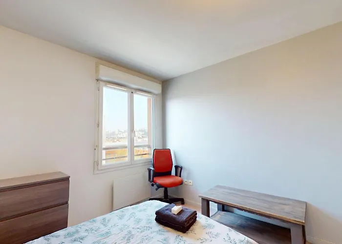 Apartment Paisible 5e Rue Jean-jacques Rousseau